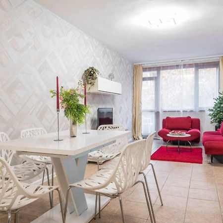 Red Velvet Apartment Warna Zewnętrze zdjęcie