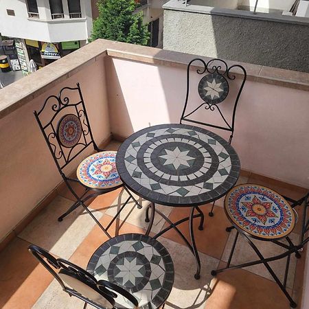 Red Velvet Apartment Warna Zewnętrze zdjęcie